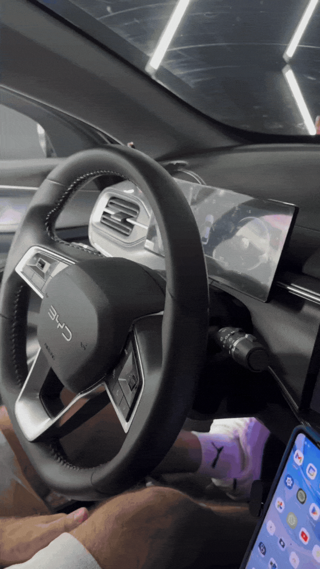 YouTube och Netflix AI-box för BYD