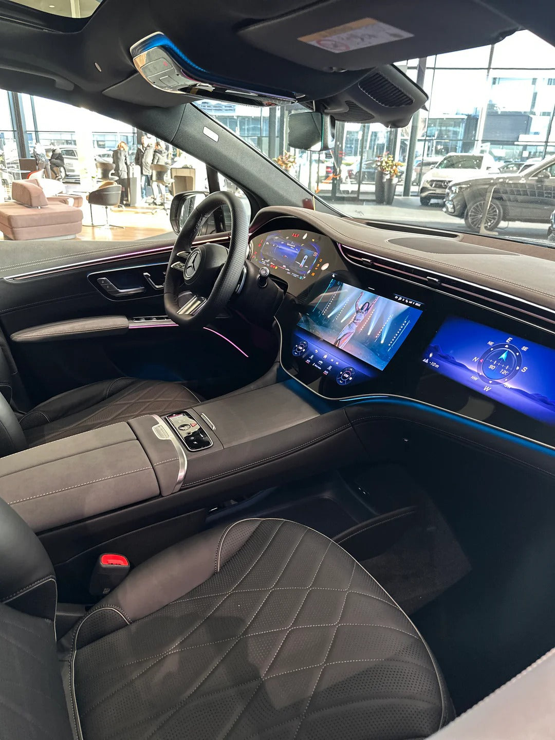 YouTube och Netflix AI-box för Mercedes