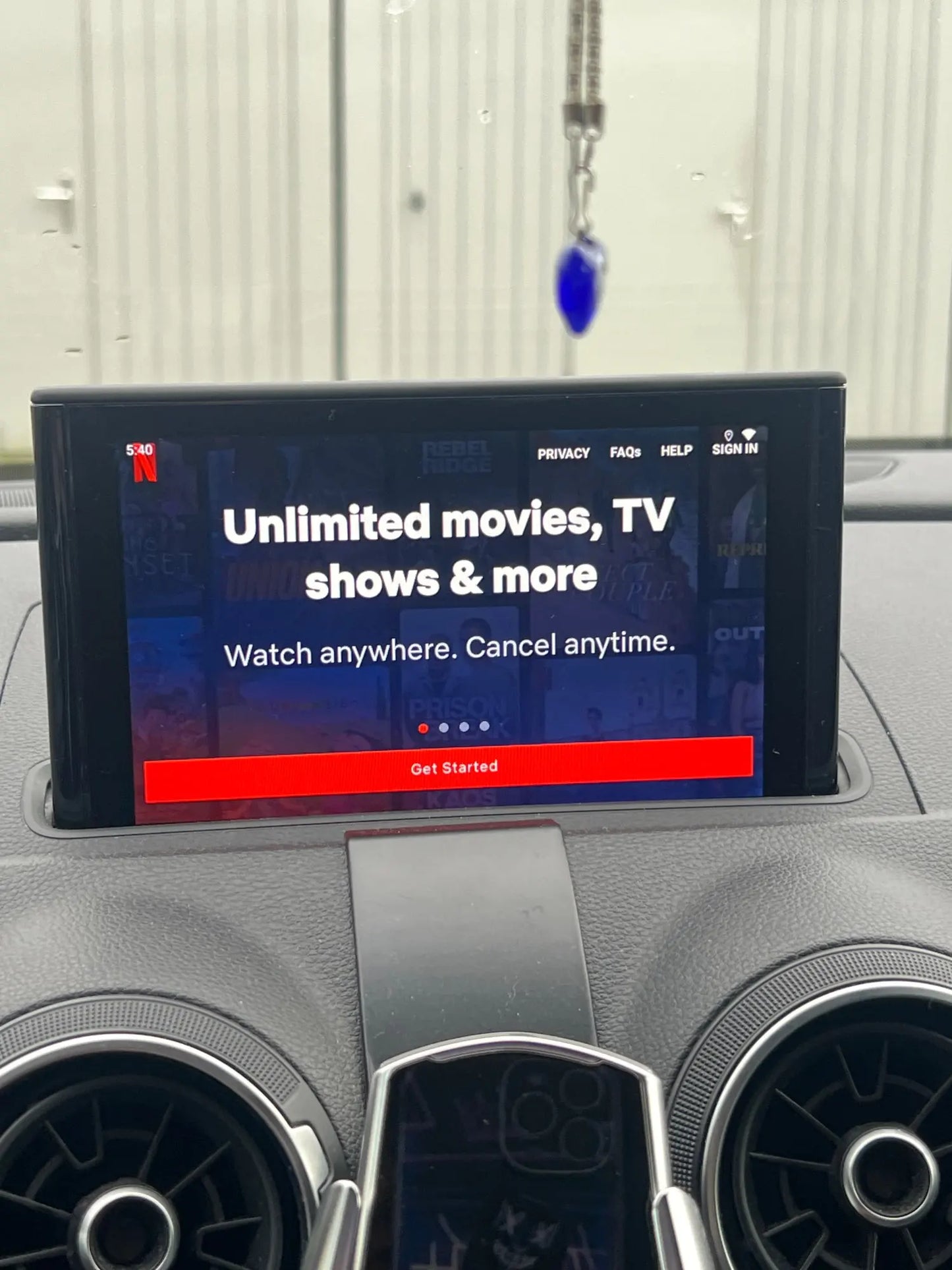 YouTube och Netflix AI-box för Audi